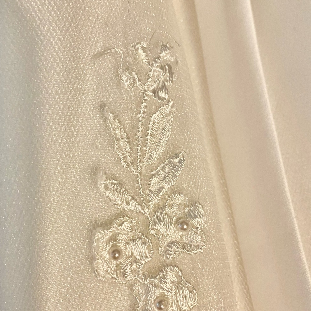 Flower girl dress. - Picture 6 of 6